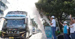 General Manager PLN UID Jakarta Raya, Moch. Andy Adchaminoerdin melepas keberangkatan bus program Mudik Aman Berbagi Harapan 2026 di Jakarta, Selasa, 17 Maret 2026. (Sumber: Dok. Istimewa)