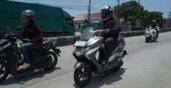 Test ride Suzuki Burgman Jakarta-Semarang. (Sumber: Poskota/ Dimas Prasettyo)