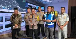 Menteri Perhubungan, Dudy Purwagandhi bersama stakeholder terkait di Kantor Jasa Marga Toll Road Command Center, Jati Asih, Kota Bekasi, Rabu, 25 Maret 2026. (Sumber: Dok. Mabes Polri)