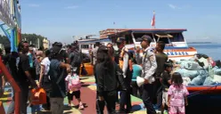 Pengunjung wisatawan saat tiba di Kepulauan Seribu. (Sumber: Dok. Kominfotik Kepulauan Seribu)