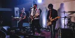 Musisi pop-punk asal Inggris, Josh Holmes, menggelar konser perdananya di Jakarta yang digelar Sabtu malam, 2 Mei 2026. (Sumber: Josh Holmes)