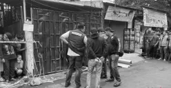 Seorang pria tewas bersimbah darah usai dibacok seseorang di kawasan Kapuk, Cengkareng, Jakarta Barat, pada Senin, 4 Mei 2026 siang. (Sumber: Poskota/Pandi Ramedhan)