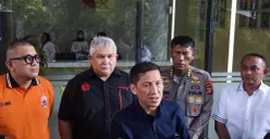 Direktur Utama LIB, Ferry Paulus memberikan keterangan pers kepada awak media di Gedung Baintelkam Mabes Polri, Jakarta Selatan, Rabu, 6 Mei 2026. (Sumber: Poskota/Ali Mansur)