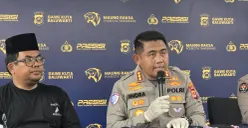Kapolresta Tangerang, Kombes Pol Andi Muhammad Indra Waspada didampingi Kanit PPA, Iptu Ganda Sihombing saat memberikan statmen kepada awak media. (Sumber: Poskota/Veronica)