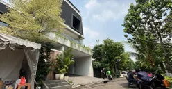 Suasana kediaman almarhum Haerul Saleh pascakebakaran, di Jagakarsa, Jakarta Selatan, Jumat, 8 Mei 2026. (Sumber: Pos Kota/ Ali Mansur)