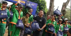 Aksi sosial program Bank Mandiri Berbagi Sembako guna mendukung pemenuhan kebutuhan masyarakat. (Sumber: Mandiri)