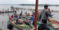 Survei kondisi pendangkalan sungai dan masuknya air pasang laut yang berdampak pada lahan pertanian di wilayah pesisir utara Kabupaten Bekasi. (Sumber: Dok. Pemkab Bekasi)