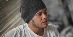 Putra mendiang musisi legendaris Deddy Dores, Calvin Doresyang viral setelah pengakuannya soal niat menjual mata demi memenuhi kebutuhan hidup keluarga. (Sumber: Instagram/@calvindores.28)