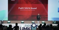 Senior Director CMO PT Danantara Asset Management,  Dendi T. Danianto dalam acara PaDi Business Forum & Showcase 2026 di Auditorium PLN Pusat, Jakarta Selatan, Senin, 6 Mei 2026. (Sumber: Dok. Telkom)