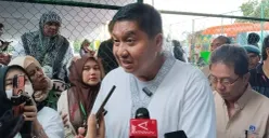 Menteri Perumahan dan Kawasan Permukiman (PKP), Maruarar Sirait meninjau pelaksanaan kurban di Rusunawa KS Tubun, Palmerah, Jakarta Barat, Kamis, 28 Mei 2026. (Sumber: Poskota/Heri Effendi)