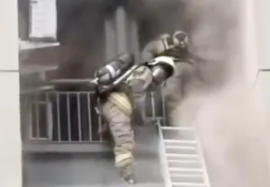 Kebakaran melanda Apartemen Mediterania Garden Residences 2 di kawasan Tanjung Duren, Jakarta Barat, pada Kamis pagi, 30 April 2026. (Sumber: Istimewa)