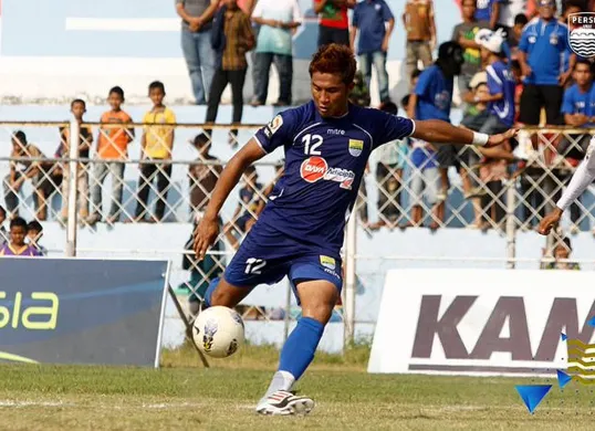 Noh Alam Shah saat membela Persib Bandung di kompetisi ISL musim 2012. (Sumber: X @persib)