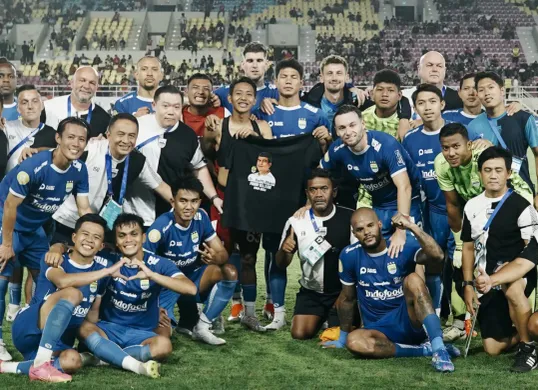 Tanggapan dari pelatih Persib Bandung karena sanggup menjadi juara paruh musim di BRI Liga 1. (Sumber: X/ Persib Bandung)