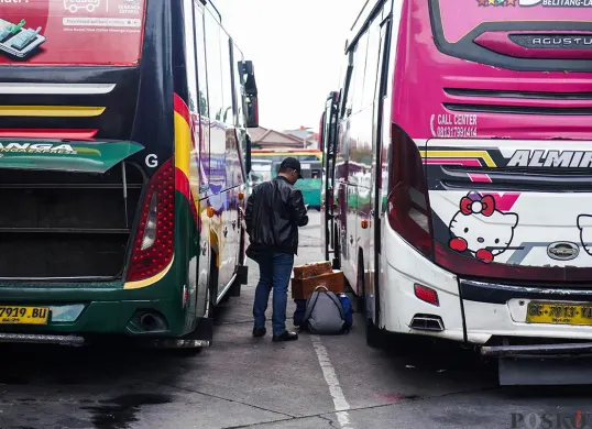 Ilustrasi bus di Terminal Kampung Rambutan. (Sumber: Poskota/Bilal Nugraha Ginanjar)