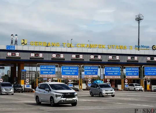 Waspada titik macet KM 66! Ini strategi lengkap Korlantas untuk Anda yang mudik balik dari Jawa dan Bandung ke Jakarta pasca libur Nataru 2026. Cek rute alternatifnya di sini. (Sumber: Poskota/Bilal Nugraha Ginanjar)