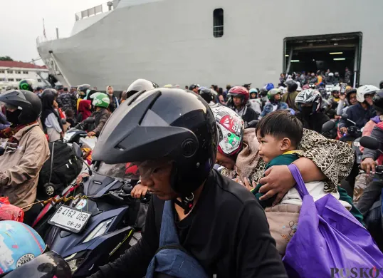 Pemprov DKI Jakarta menyediakan mudik gratis angkutan laut menuju Kepulauan Seribu saat Lebaran 2026. (Sumber: Poskota/Bilal Nugraha Ginanjar)