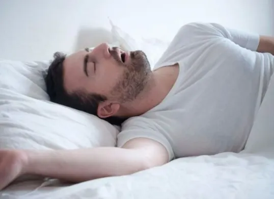 Simak 9 cara mudah dan efektif untuk mengatasi sleep apnea dan kebiasaan mengorok. (Sumber: Pinterest)