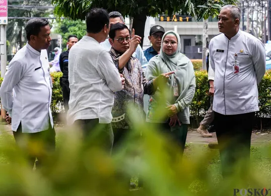 Gubernur DKI Jakarta, Pramono Anung, meninjau langsung kesiapan Taman Ayodia di Kebayoran Baru, Jakarta Selatan, Jum'at, 11 April 2025. (Sumber: Poskota/Bilal Nugraha Ginanjar)