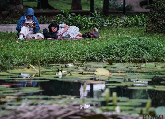 Taman Langsat  salah atau taman di Jakarta Byang buka 24 jam. (Sumber: Poskota/Bilal Nugraha Ginanjar)