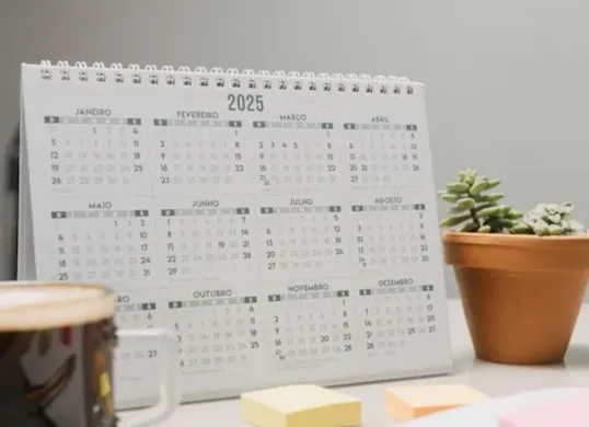 Daftar tanggal merah bulan April 2025. (Sumber: Pexels/Matheus Barthelli)