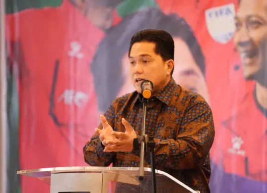 Ketum PSSI, Erick Thohir bertemu dengan tim ofisial Timnas Indonesia membahas mengenai Piala Dunia 2026. (Sumber: PSSI)