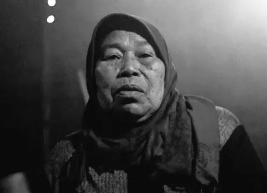 Mbok Yem penjaga warung legendaris Gunung Lawu (Sumber: X/@jumpakembalian)
