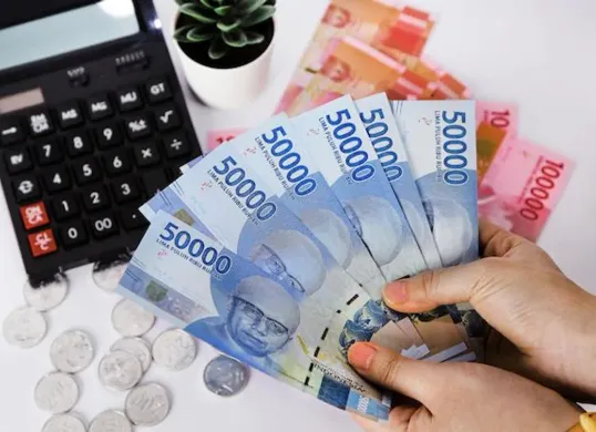 Daftar pinjol langsung cair ke akun DANA. (Sumber: Freepik)