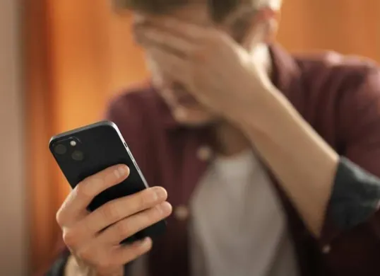 Langkah-langkah untuk menjaga privasi digital Anda agar tetap aman dan tidak terdeteksi oleh debt collector atau aplikasi pelacakan. (Sumber: Pinterest)