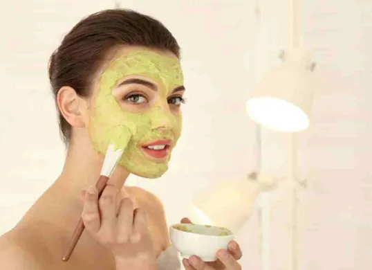 Rahasia Kecantikan Kulit dengan Masker Alpukat. (Sumber: doktersehat)