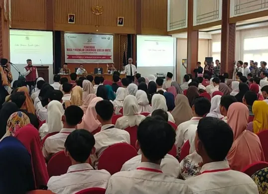 Mensos Saefullah Yusuf membuka kegiatan MPLS Sekolah Rakyat di Rangkasbitung, Kabupaten Lebak, Jumat, 1 Agustus 2025. (Sumber: Dok. Humas Lebak)