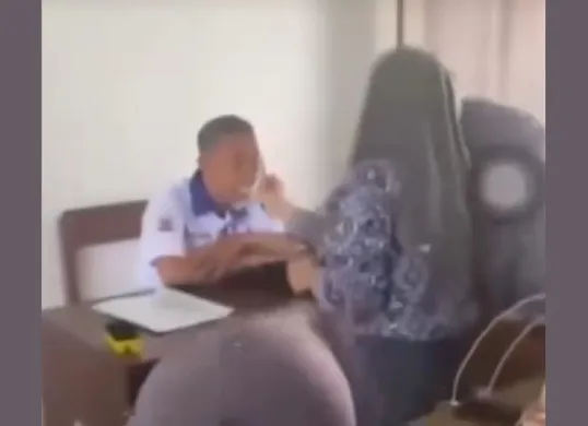 Dua siswi SMKN Gowa dikeluarkan setelah videonya viral (Sumber: TikTok/adimultikaryateknik)