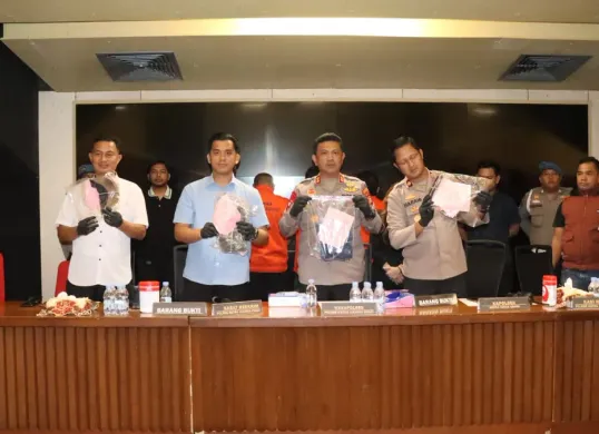 Polres Metro Jakarta Pusat menetapkan 4 tersangka dalam kasus penganiayaan suporter setelah laga final AFF U-23 antara Timnas Indonesia vs Vietnam di kawasan Gelora Bung Karno, Jakarta Pusat, pada 29 Juli 2025. (Sumber: Dok Polres Jakarta Pusat)