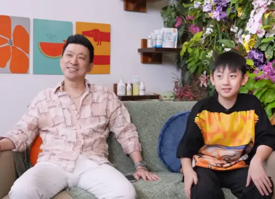 Kisah lengkap Ryu Kintaro yang trauma dihujat netizen setelah kontennya viral. Ayah angkatnya ungkap perubahan sikap mengkhawatirkan. (Sumber: YouTube/CURHAT BANG Denny Sumargo)