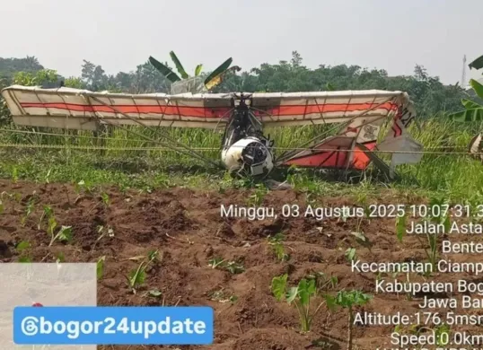 Insiden pesawat latih jatuh di sekitar Ciampea Bogor pagi ini. (Sumber: Instagram/@bogor24update)