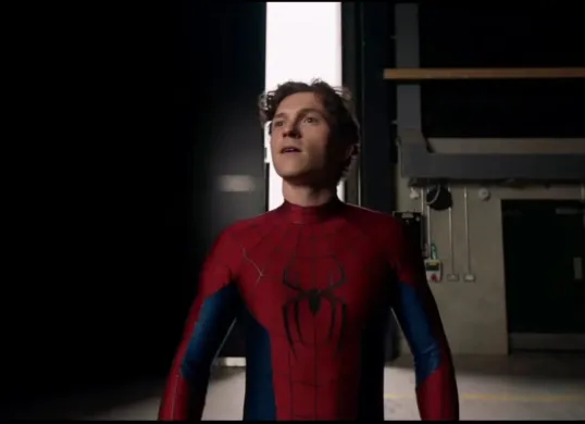 Cuplikan perdana Spider-Man: Brand New Day, Tom Holland pamer kostum baru. (Sumber: Instagram)