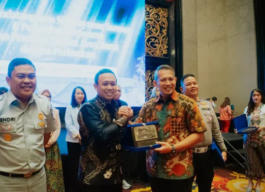 bank bjb luncurkan Dua layanan unggulan yang saat ini dimiliki bank bjb yaitu bjb T-Samsat dan Agen Samsat bjb BiSA, sebagai solusi modern dan praktis dalam pembayaran Pajak Kendaraan Bermotor (PKB). (Sumber: Dok. bank bjb)