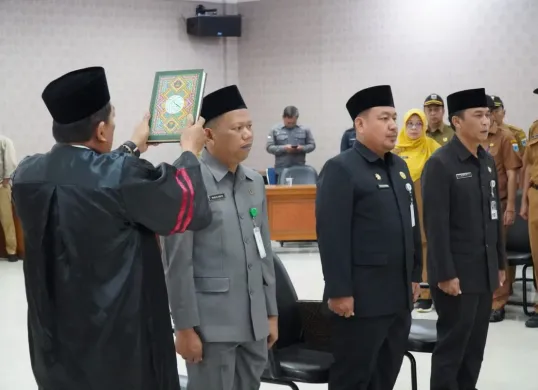 Tiga camat dilantik jadi Kepala OPD baru di lingkungan Pemkab Pandeglang. (Sumber: Setda Pandeglang)
