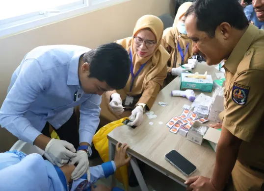 Wemenkes RI, Dante Saksono Harbuwonomembuka program Cek Kesehatan Gratis siswa Sekolah Dasar Prestasi Global, Kota Depok, Senin, 4 Juli 2025. (Sumber: Dok. Humas Pemkot Depok)