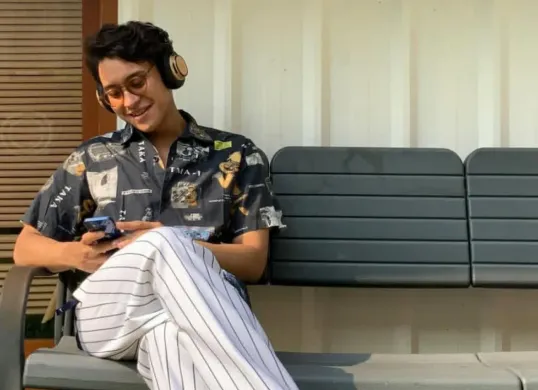 Lirik lagu Waking Up Together With You daei Ardhito Pramono. (Sumber: Instagram/@ardhitopramono)