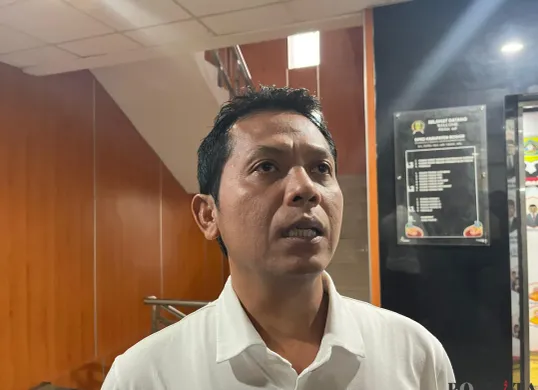 Ketua Komisi III DPRD Kabupaten Bogor Aan Triana Al Muharom minta DPKPP selesaikan 1600 unit huntap di tahun 2026. (Sumber: Poskota/Giffar Rivana)