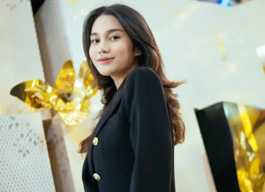 Daftar mantan pacar Azizah Salsha sebelum jadi istri Pratama Arhan. (Sumber: Instagram/@azizahsalsha_)