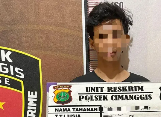 Pelaku pencuri rumah kosong di Jalan Kapitan Raya, Kota Depok, yang masih berstatus pelajar SMK, berhasil ditangkap Polsek Cimanggis. (Sumber: Dok Polsek Cimanggis)