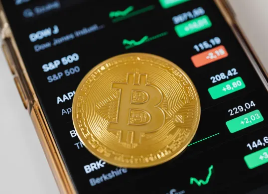 Ilustrasi - cara membeli Bitcoin di Indonesia menggunakan rupiah. (Sumber: Pexels/Kaboompics.com)