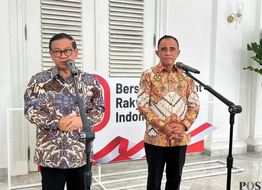 Gubernur Jakarta, Pramono Anung bersama Gubernur Sulawesi Tengah, Anwar Hafid usai pertemuan di Balai Kota DKI Jakarta, Kamis, 7 Agustus 2025. (Sumber: POSKOTA | Foto: M Tegar Jihad)