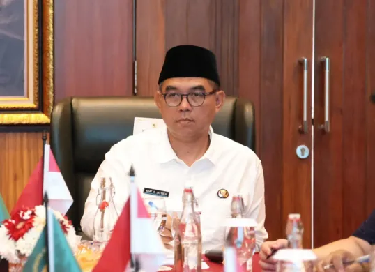 Sekda Kabupaten Bogor, Ajat Rochmat Jatnika meminta tiap Instansi di Pemkab Bogor wajib punya bank sampah. (Sumber: Pemkab Bogor)