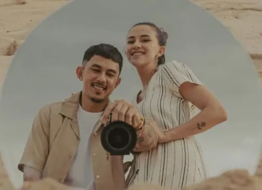 Dahlia Poland tegaskan tak ada rang ketiga dalam rumah tangganya bersama Fandy Christian. (Sumber: Instagram)