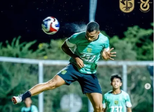 Persebaya Surabaya vs PSIM Yogyakarta (Sumber: Instagram @official persebaya surabaya)