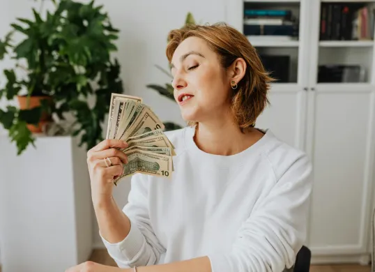 Ada sejumlah cara dapat uang dari Hp yang bisa dicoba siapapun. (Sumber: Pexels/Kaboompics.com)