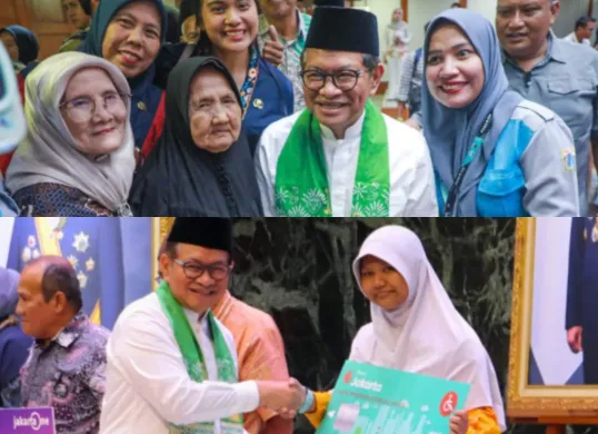 Potret penyerahan kartu ATM untuk penerima bansos baru KAJ, KLJ dan KPDJ. (Sumber: Dinsos DKI Jakarta)