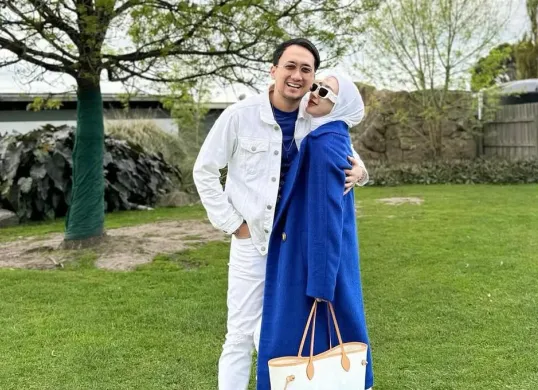 Dewi Ratna Suminar diduga sebagai kakak Attaubah Mufid, suami Reza Gladys setelah rekaman suara yang diklaim sebagai barang bukti milik Nikita Mirzani viral. (Sumber: Instagram/@attaubah.mufid)
